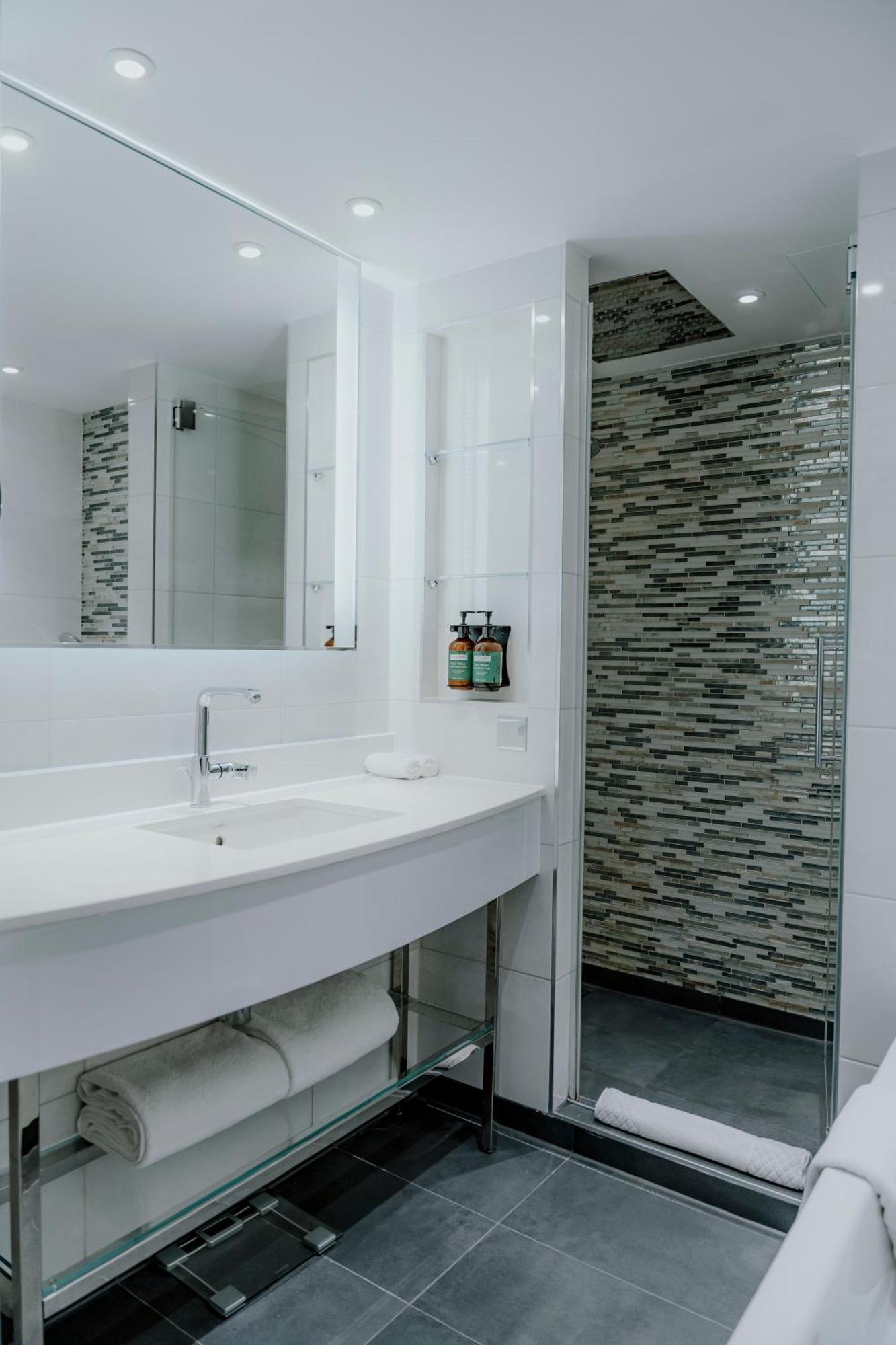 Crowne Plaza - - Embankment London
