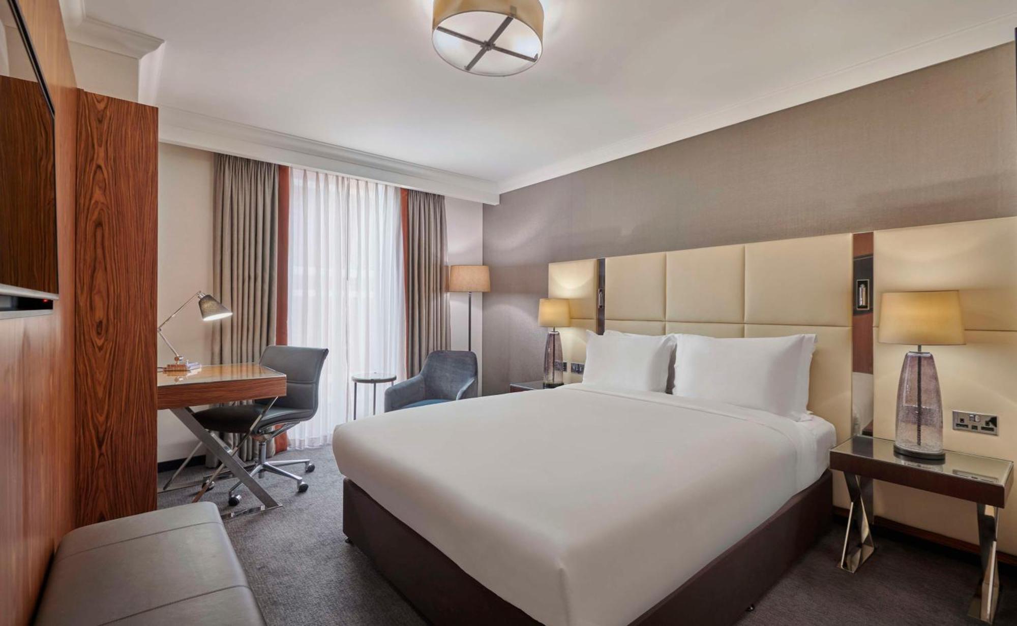 Hotel Crowne Plaza - - Embankment 4*
